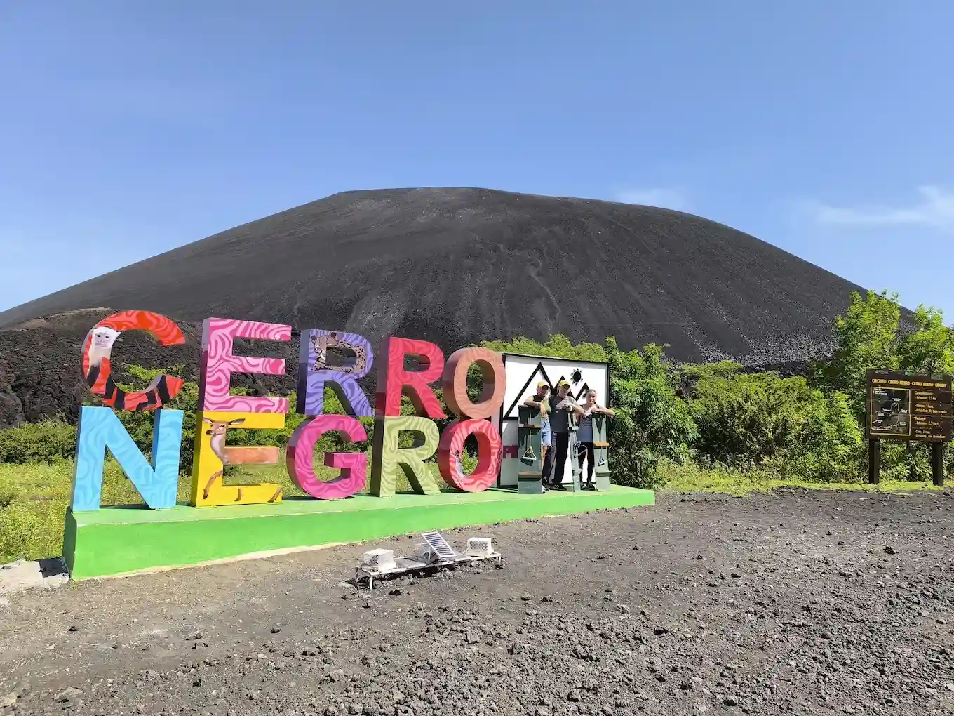 Volcan Cerro Negro et Coucher de Soleil Sur le Volcan Telica